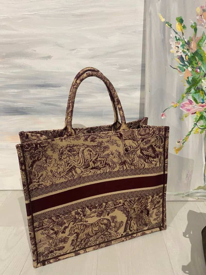 Christian_Dior_Tote_Bag_With_Pouch_865