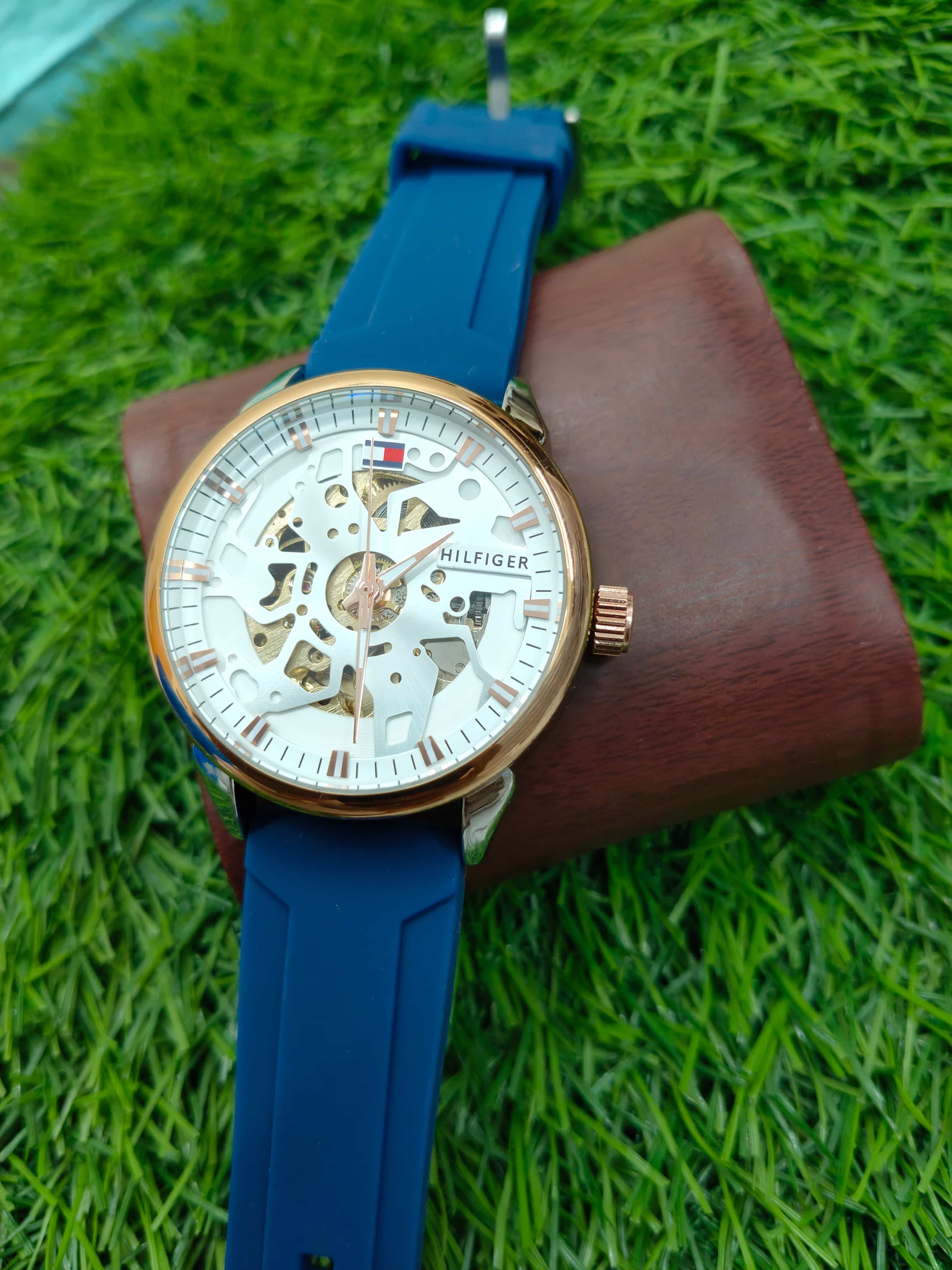 TOMMY HILFIGER leather auto