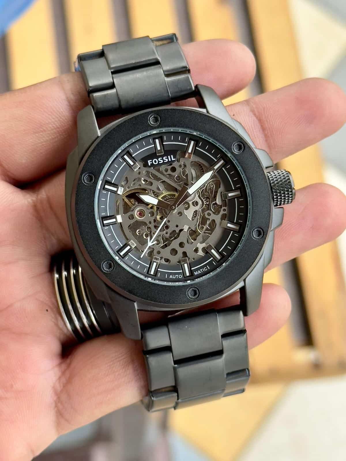 FOSSIL AUTO