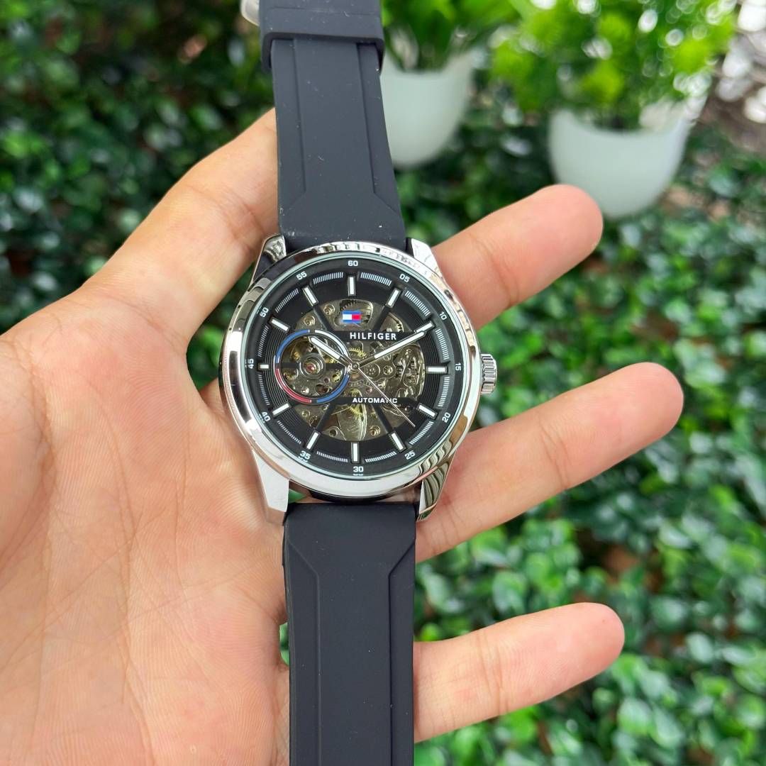 TOMMY HILFIGER LEATHER BHAI AUTO