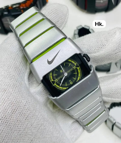 NIKE