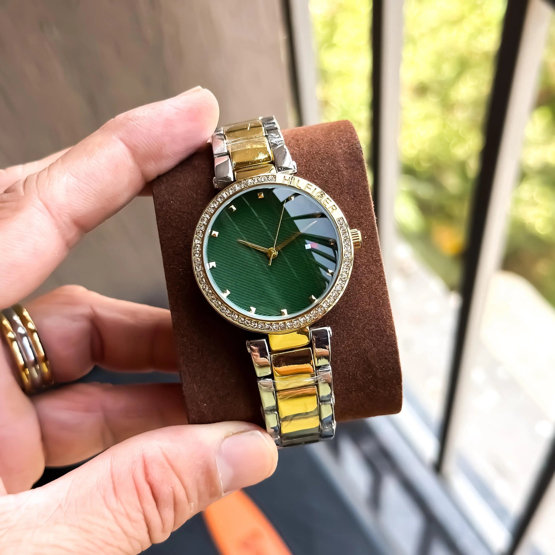 TOMMY_LADIES_GOLD_TT_GREEN
