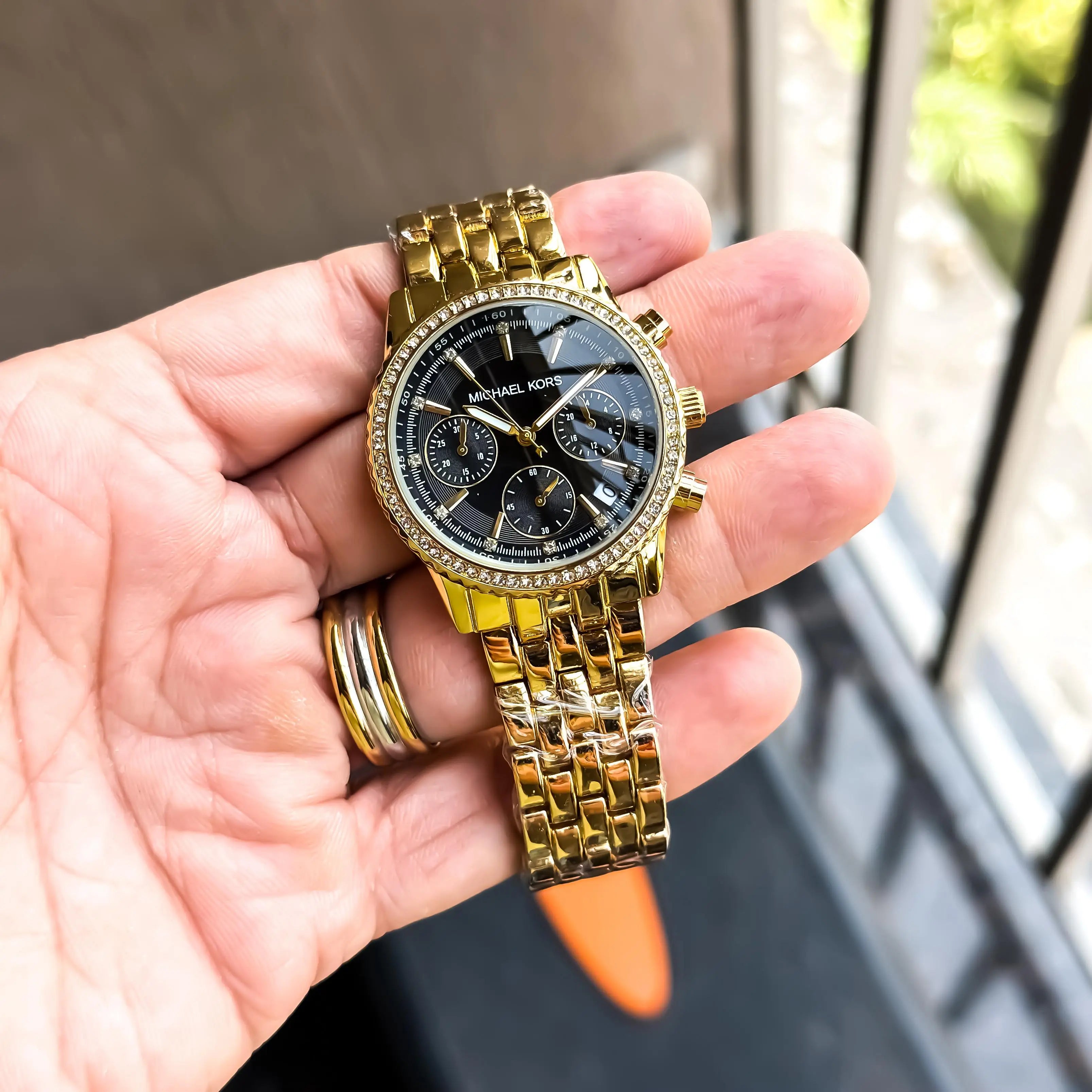 MICHAELKORS_LADIES_GOLD_BLACK