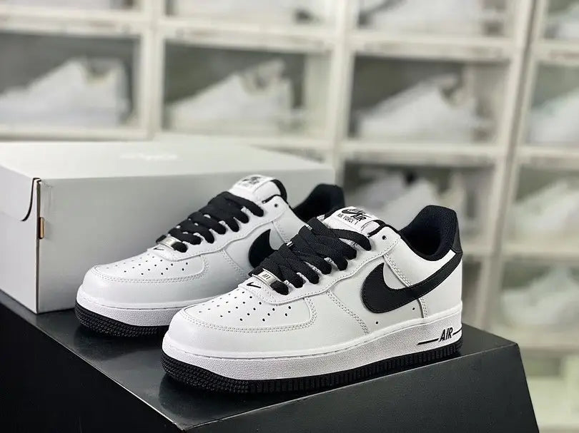 Nike Airforce 1 07 Grade School White Black