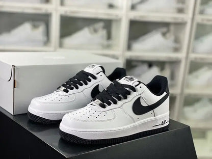 Nike Airforce 1 07 Grade School White Black
