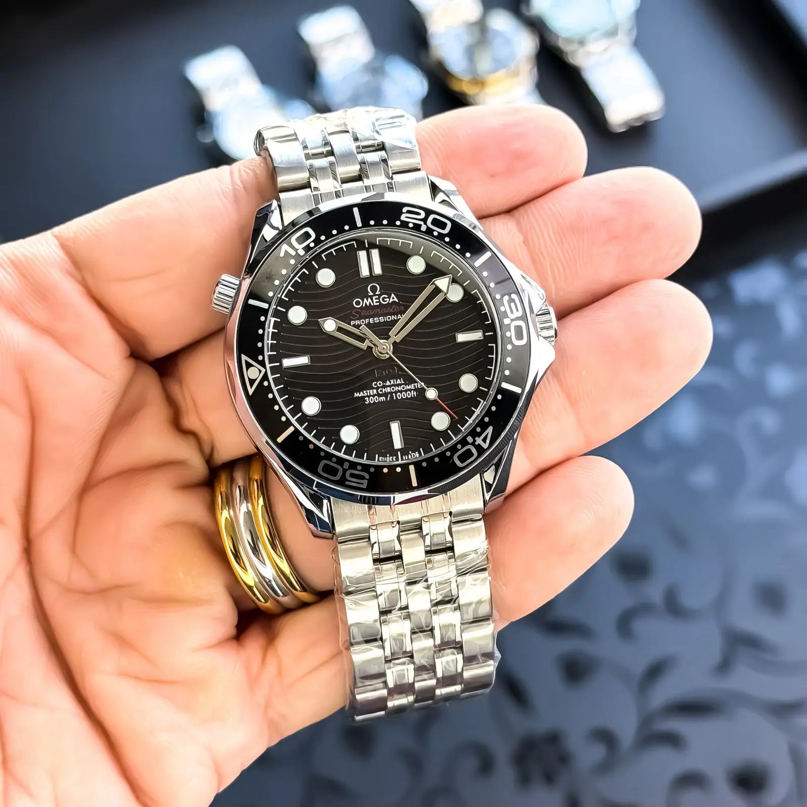 OMEGA_AUTO_SILVER_BLACK